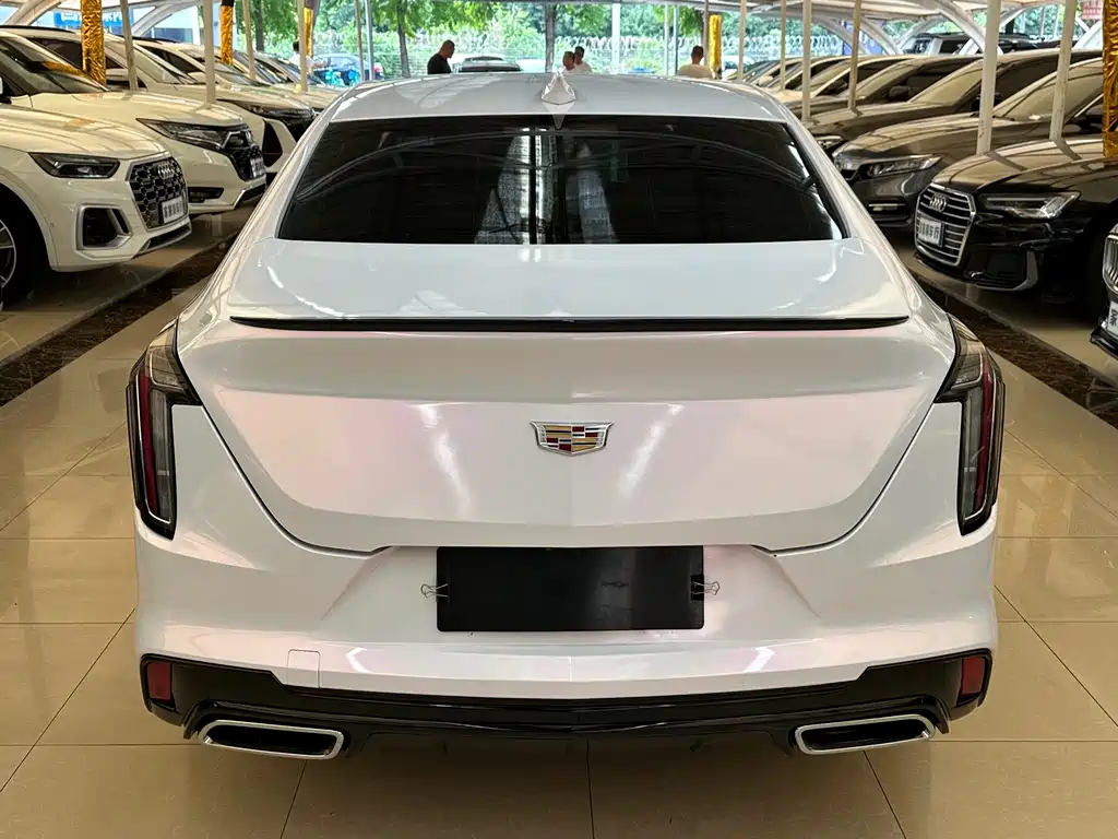 Cadillac CT4 — фото 5