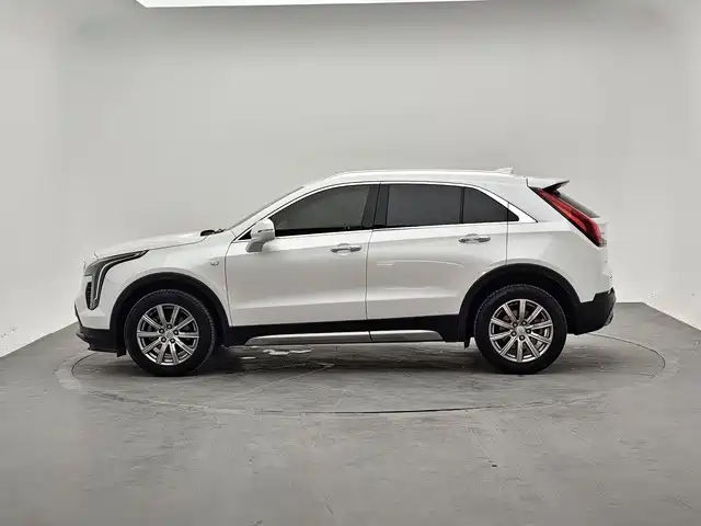 Cadillac XT4 — фото 3