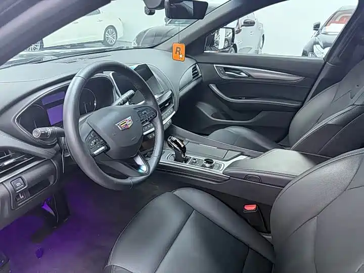 Cadillac CT5 — фото 5