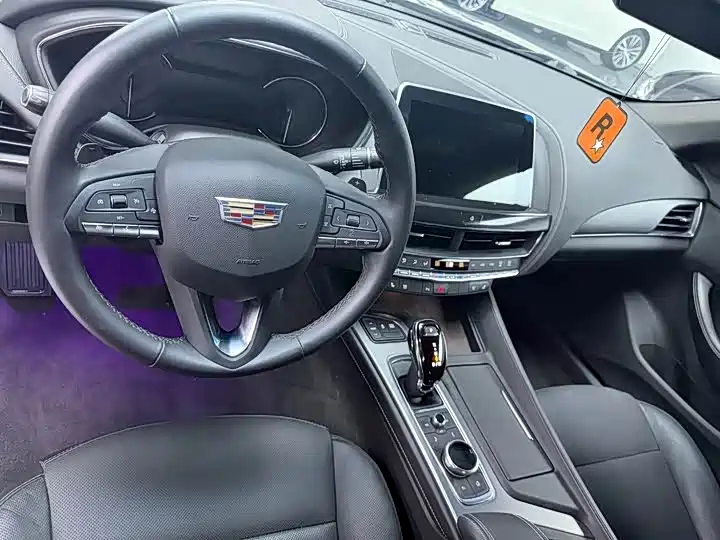 Cadillac CT5 — фото 6