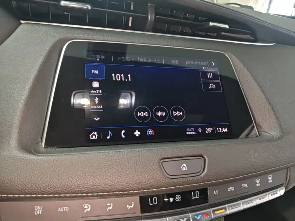 Cadillac XT4 — фото 13