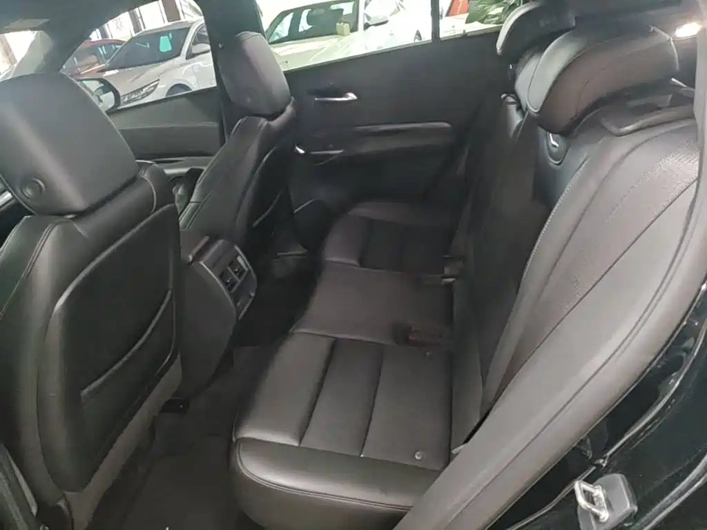 Cadillac XT4 — фото 17