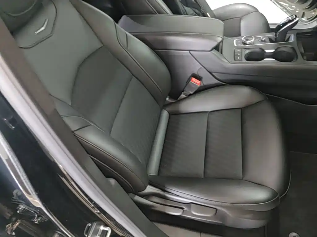 Cadillac XT4 — фото 25