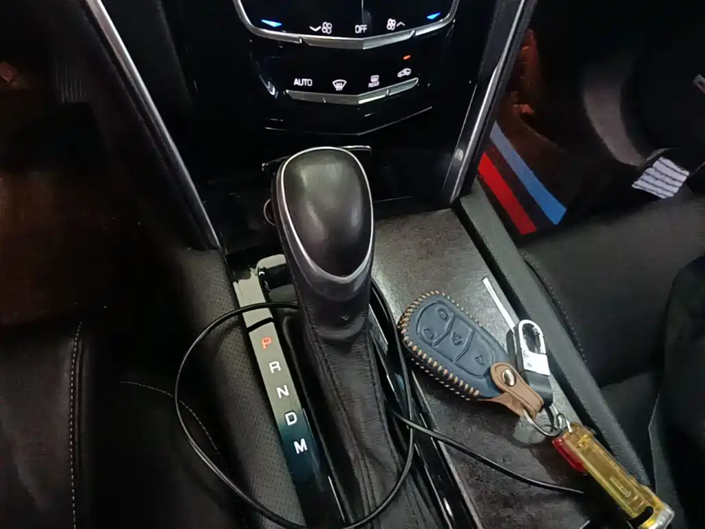Cadillac XTS — фото 14