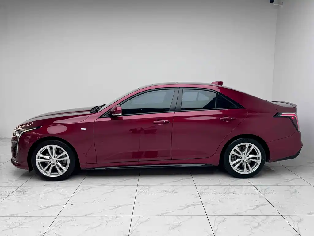 Cadillac CT4 — фото 14