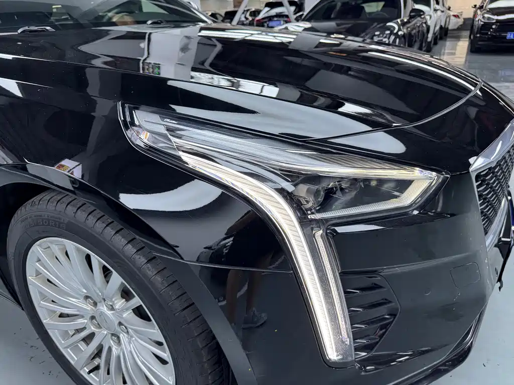 Cadillac CT6 — фото 26