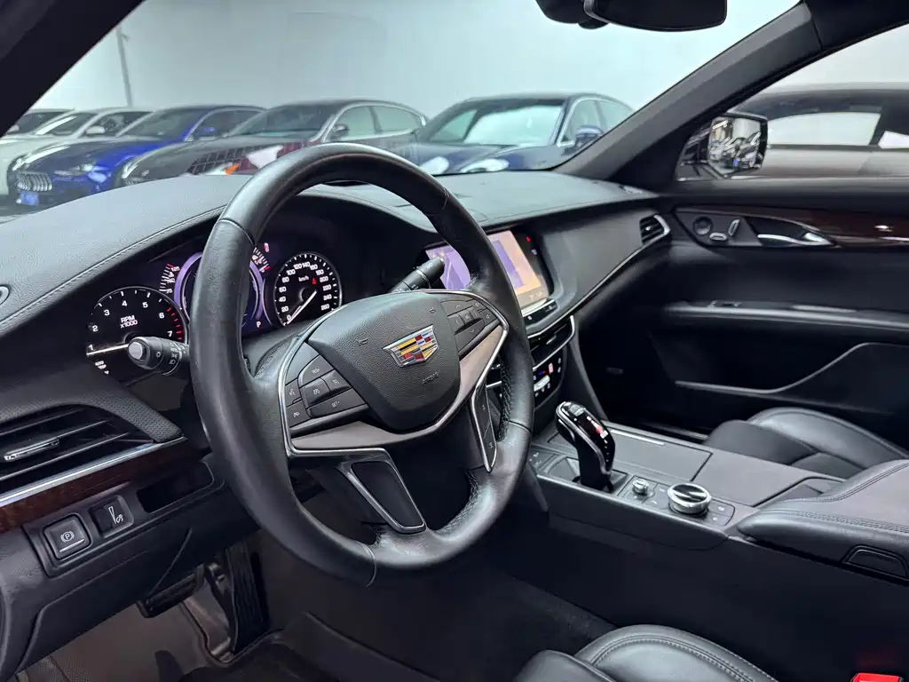 Cadillac CT6 — фото 7