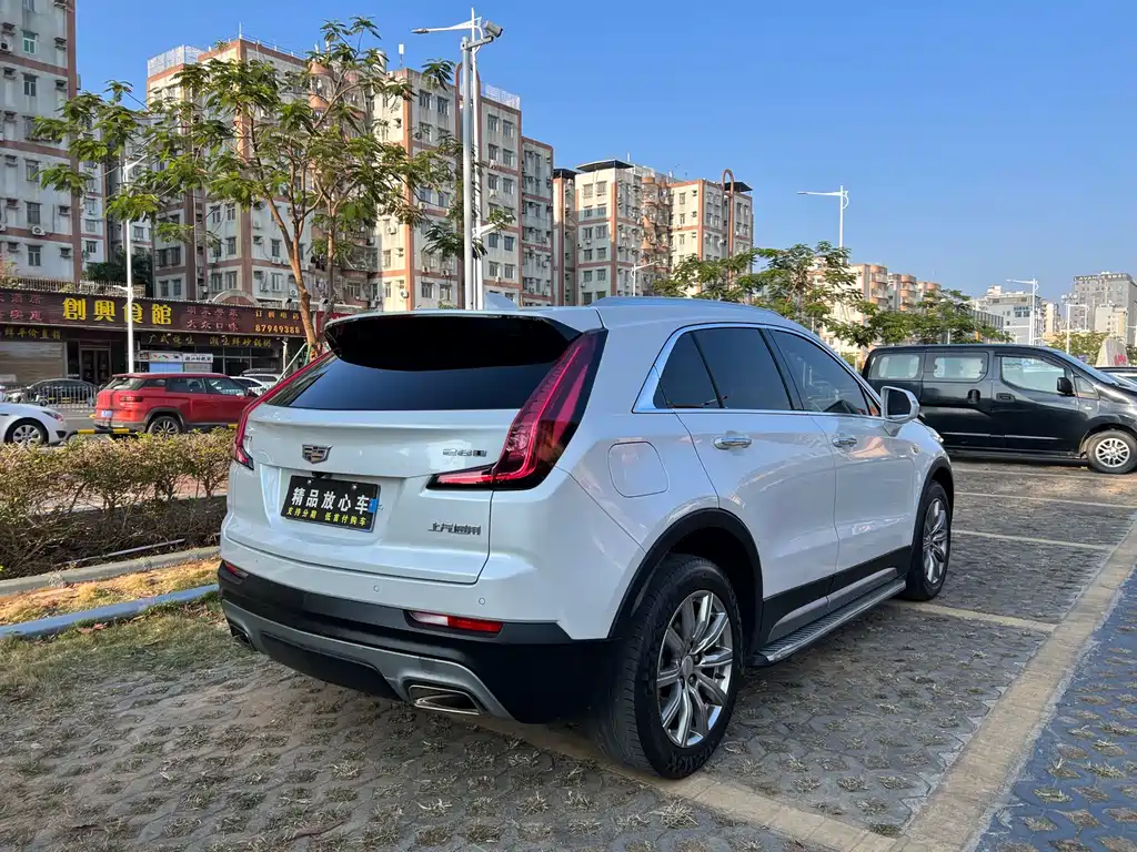 Cadillac XT4 — фото 6