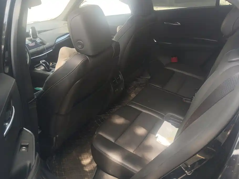 Cadillac XT4 — фото 11