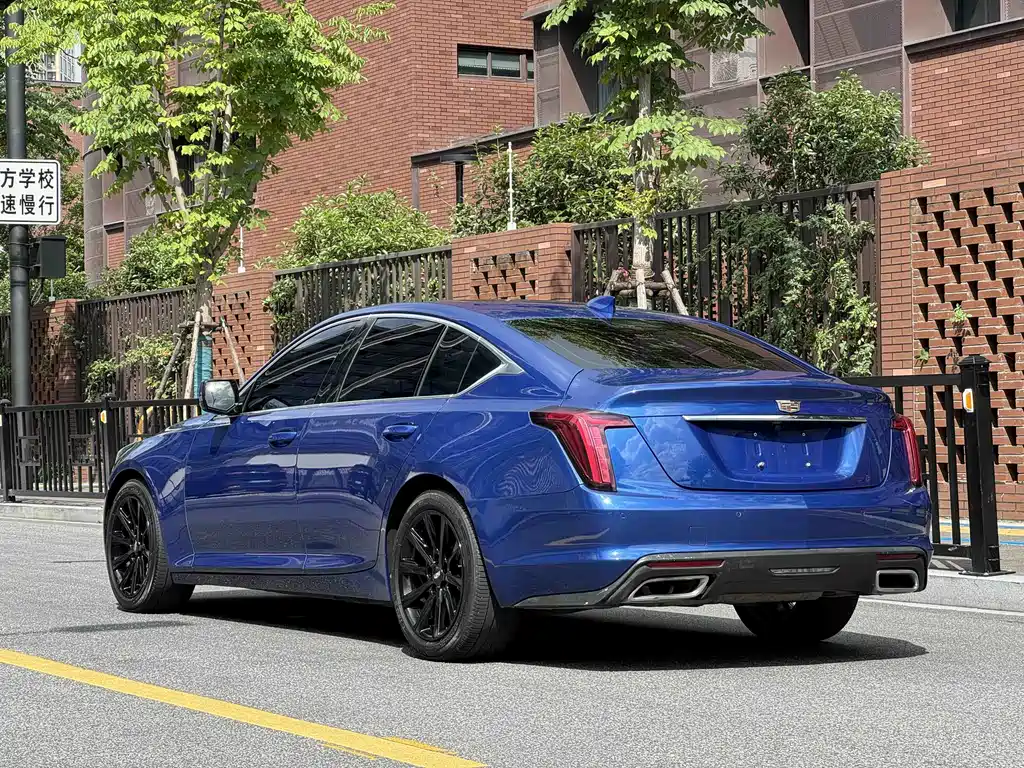 Cadillac CT5 — фото 17