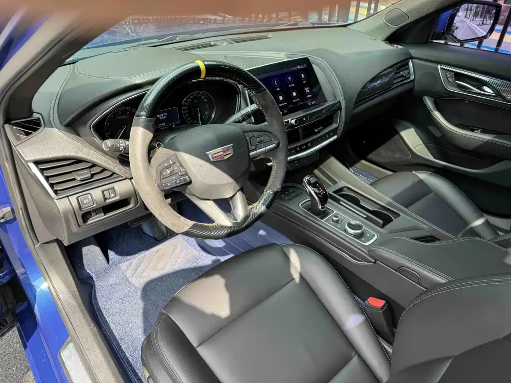 Cadillac CT5 — фото 7