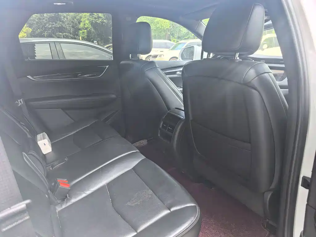 Cadillac XT5 — фото 6
