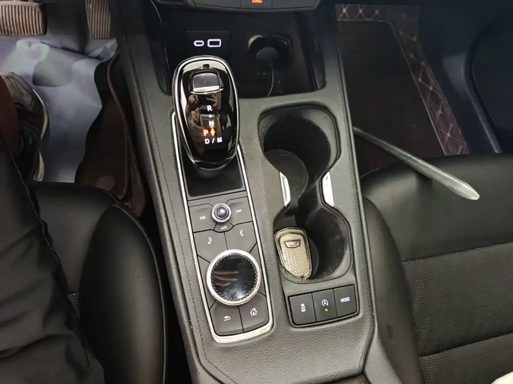 Cadillac XT4 — фото 14