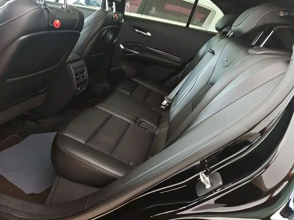 Cadillac XT4 — фото 17