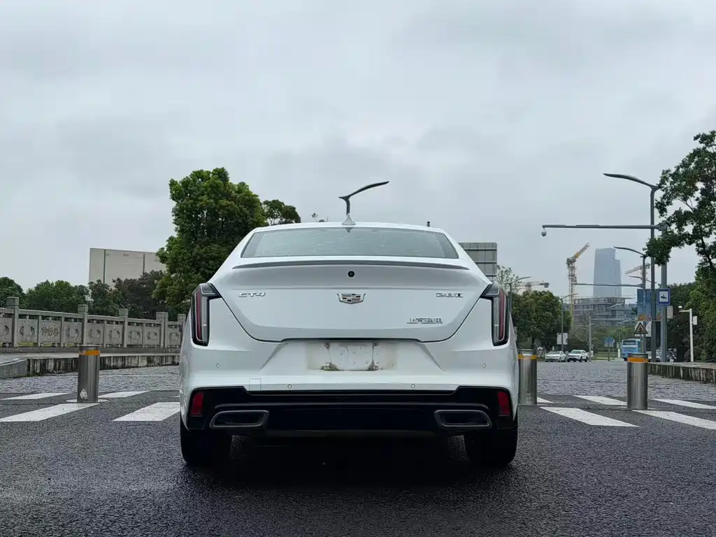 Cadillac CT4 — фото 5