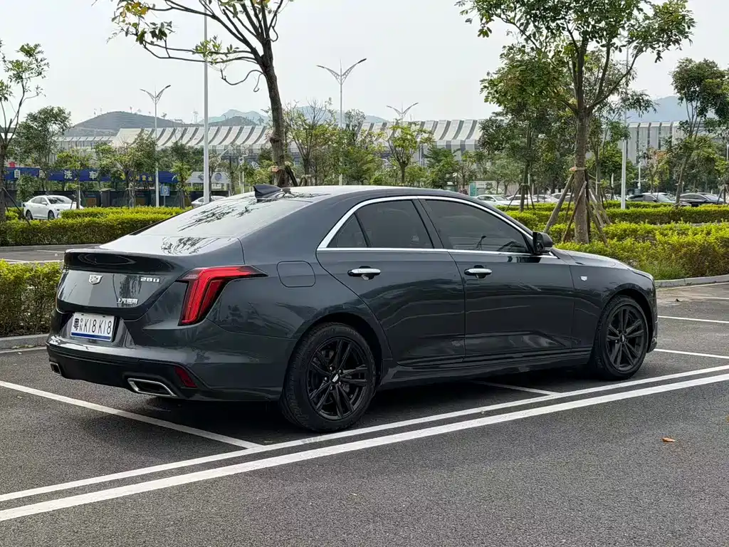 Cadillac CT4 — фото 4
