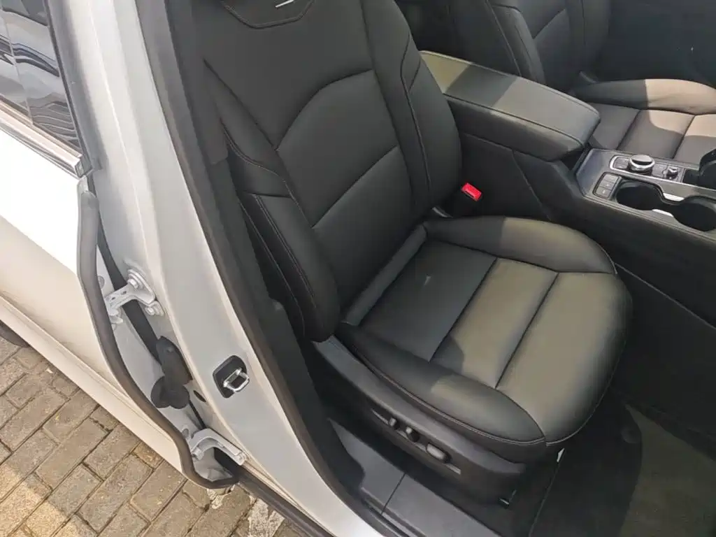 Cadillac XT4 — фото 20