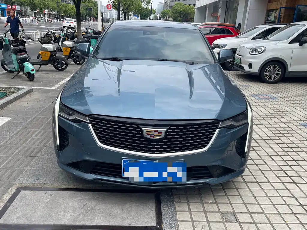 Cadillac CT4 — фото 3