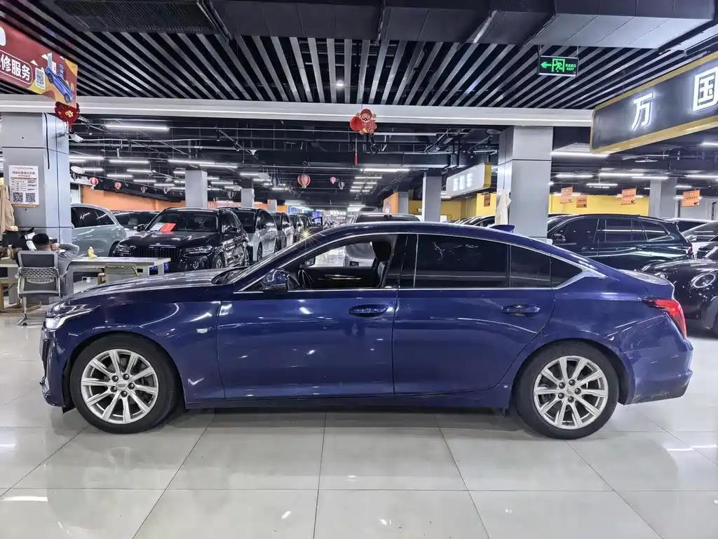 Cadillac CT5 — фото 8