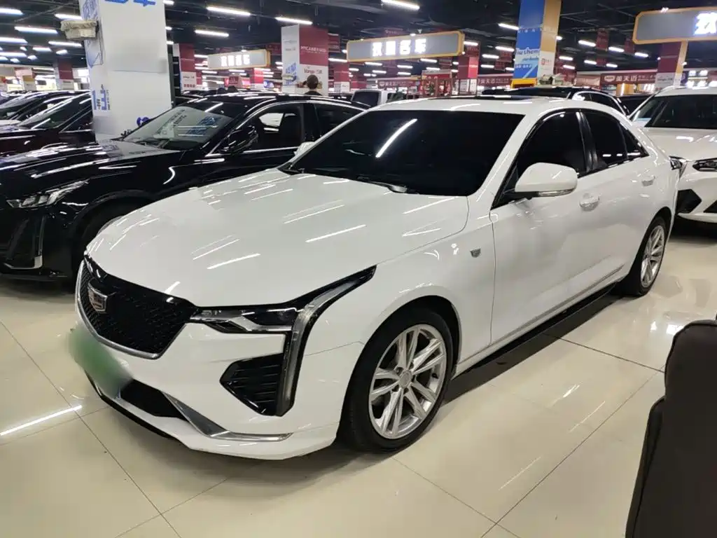 Cadillac CT4 — фото 2