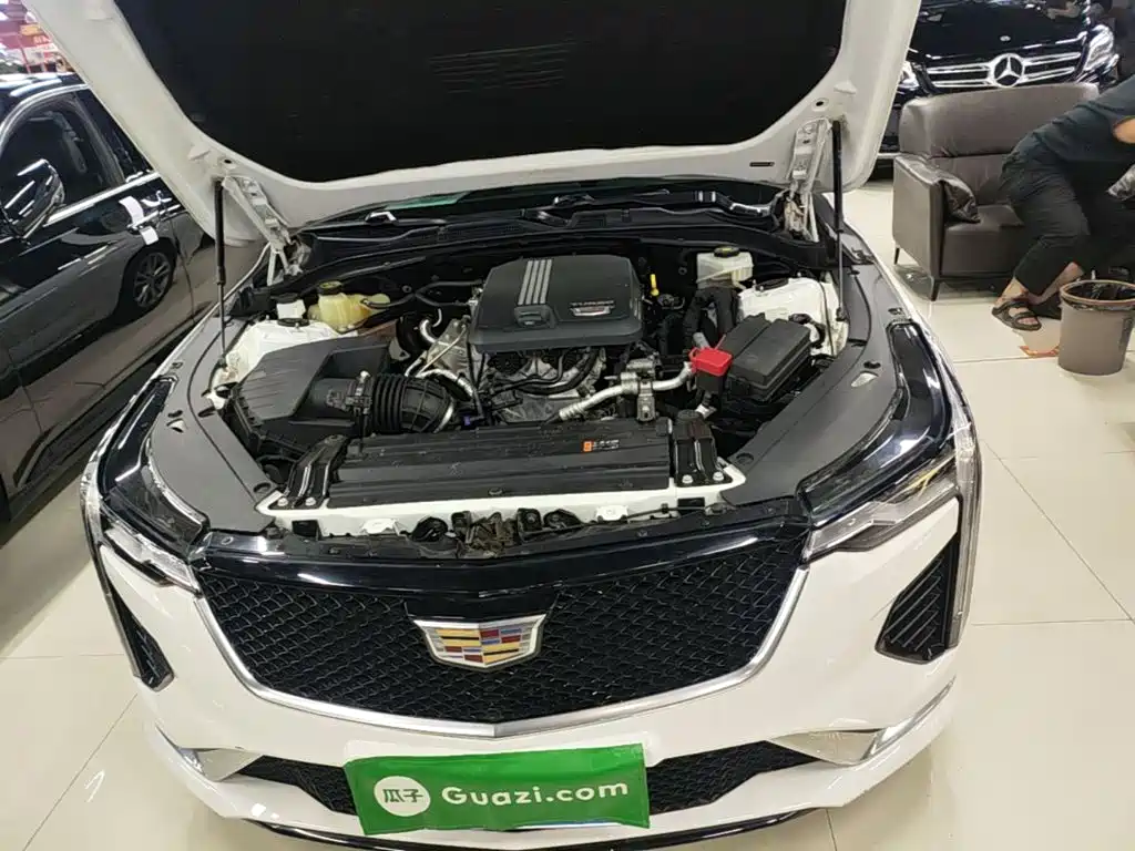 Cadillac CT4 — фото 20