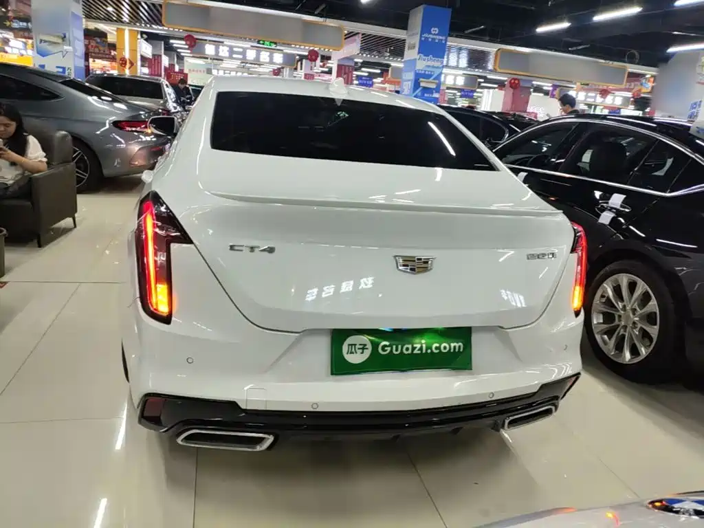 Cadillac CT4 — фото 6