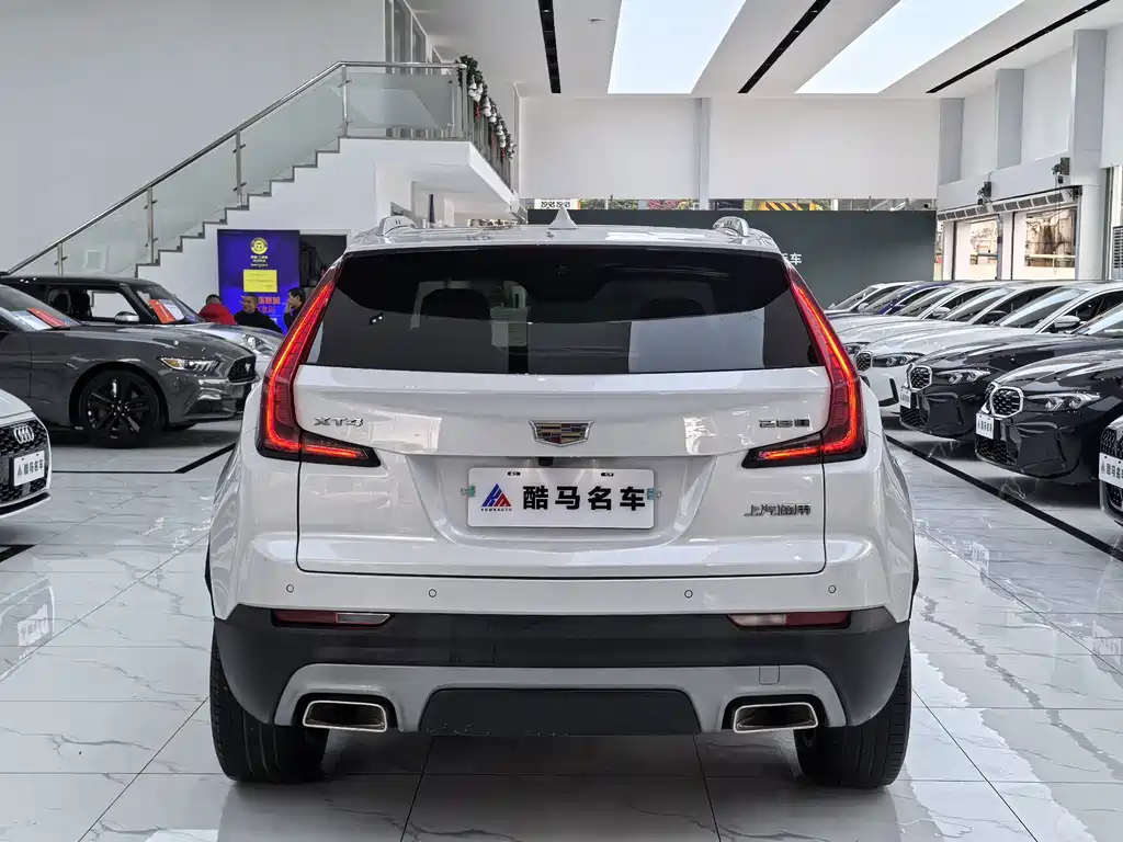 Cadillac XT4 — фото 14