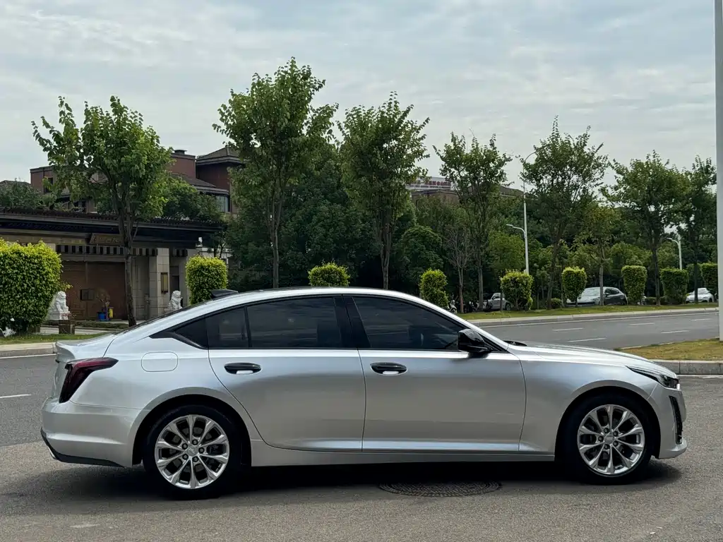 Cadillac CT5 — фото 14