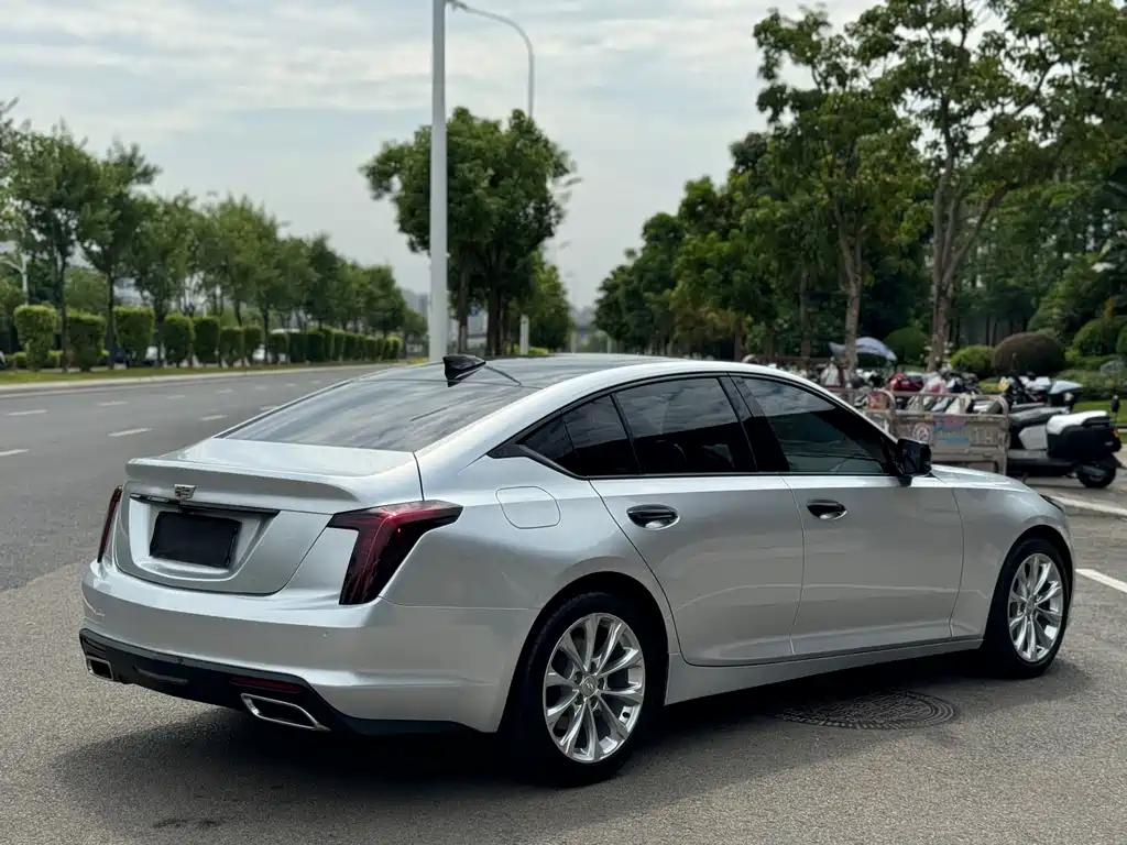 Cadillac CT5 — фото 15