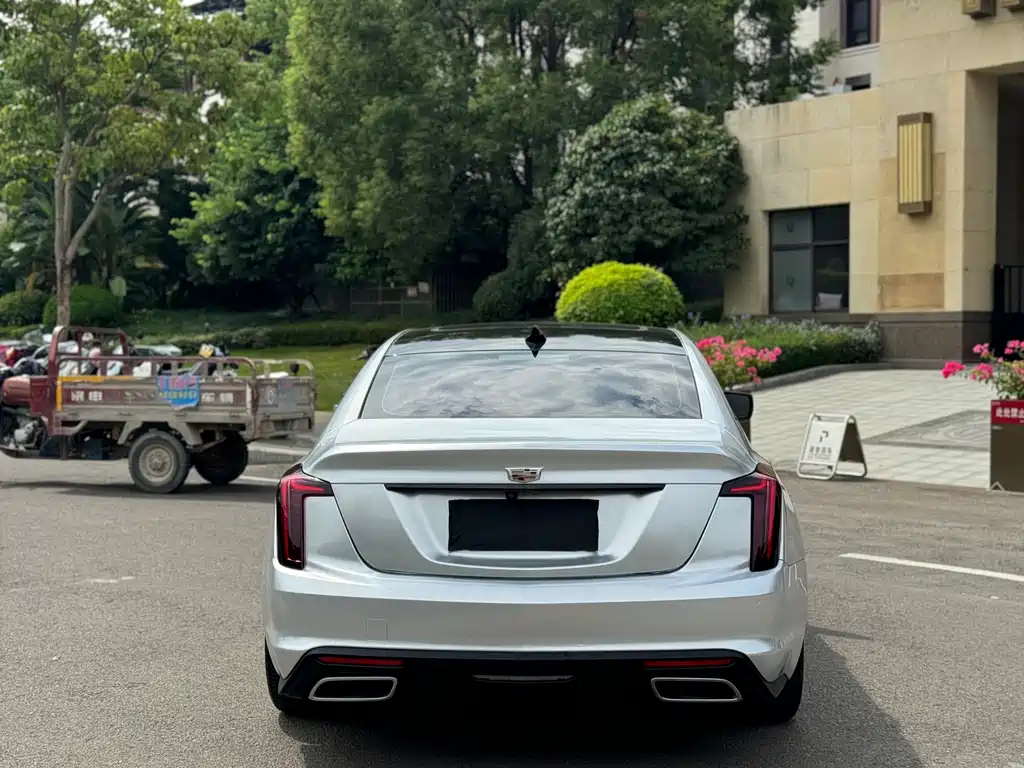 Cadillac CT5 — фото 16