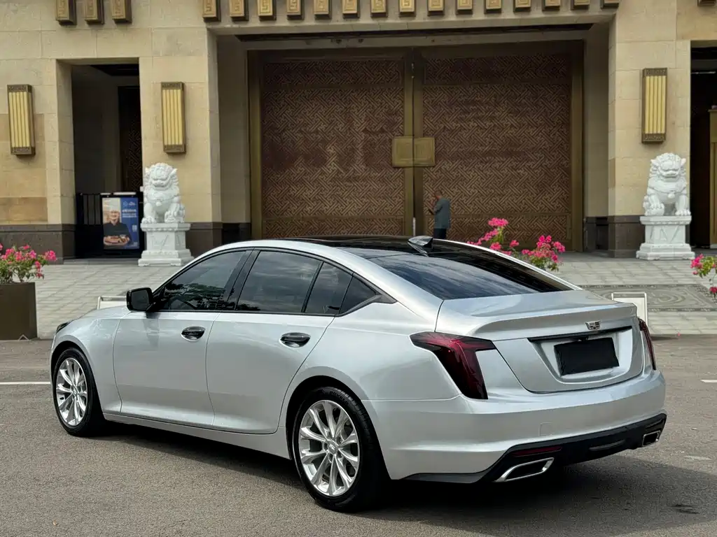 Cadillac CT5 — фото 17
