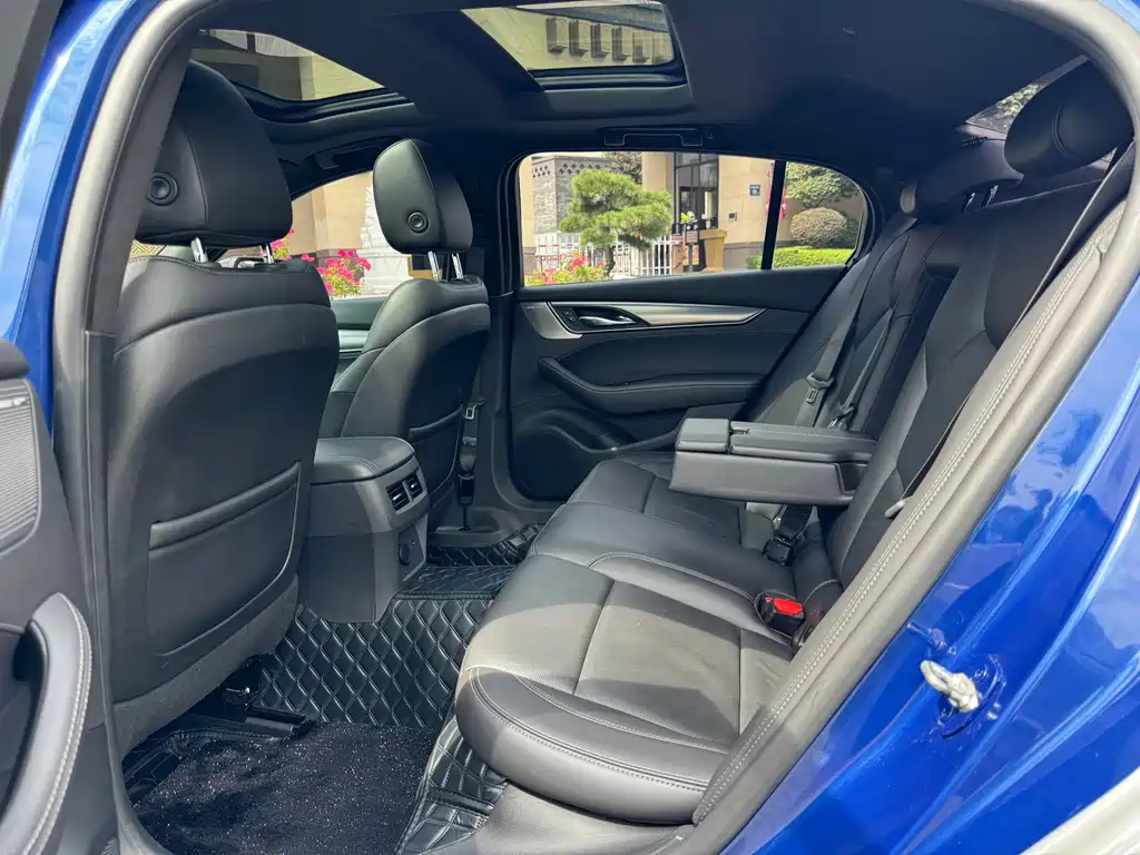 Cadillac CT5 — фото 5