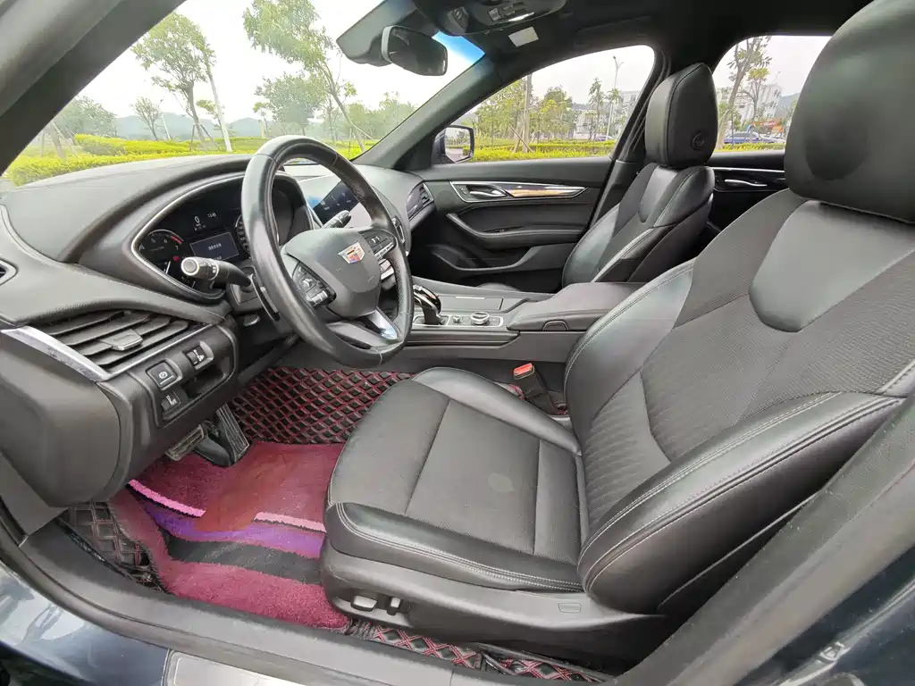 Cadillac CT5 — фото 13