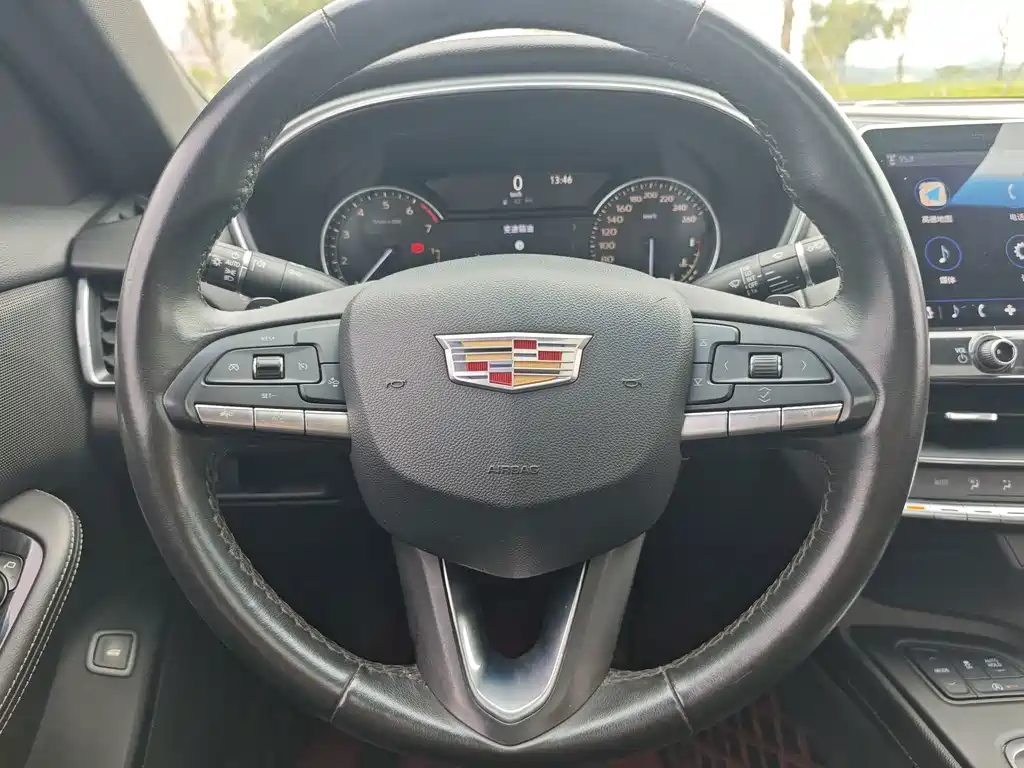 Cadillac CT5 — фото 18