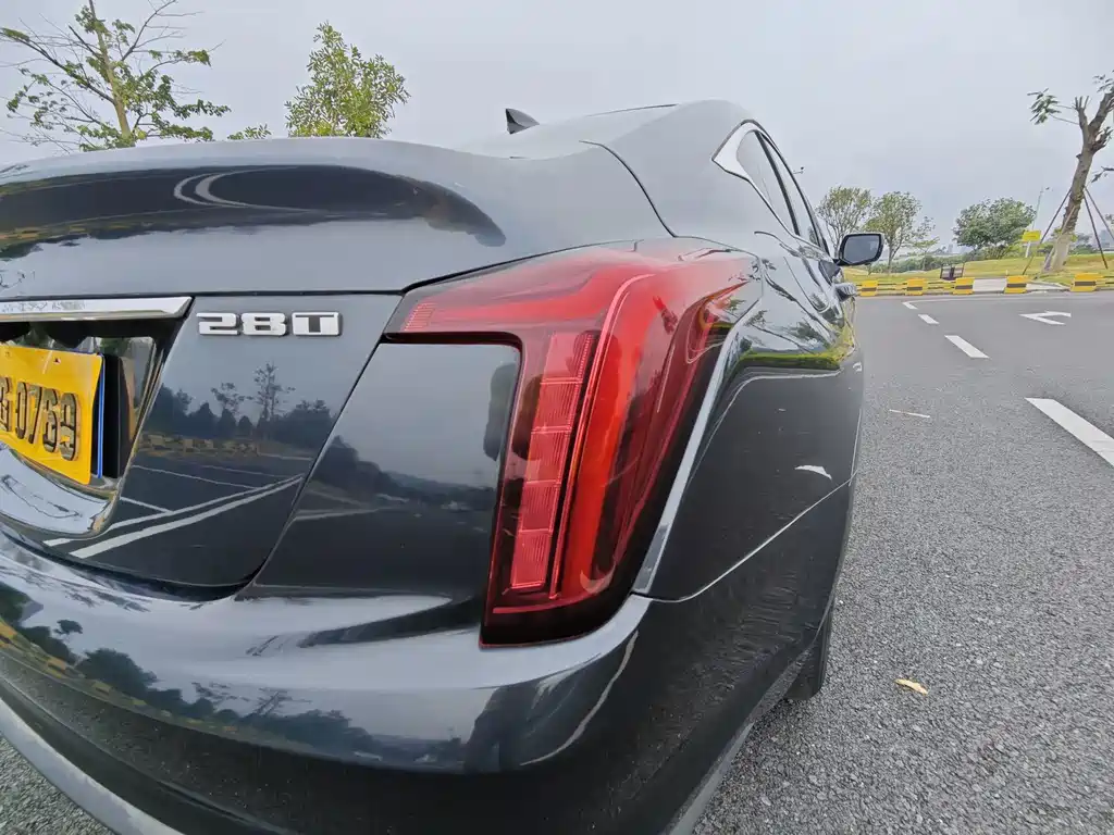 Cadillac CT5 — фото 26