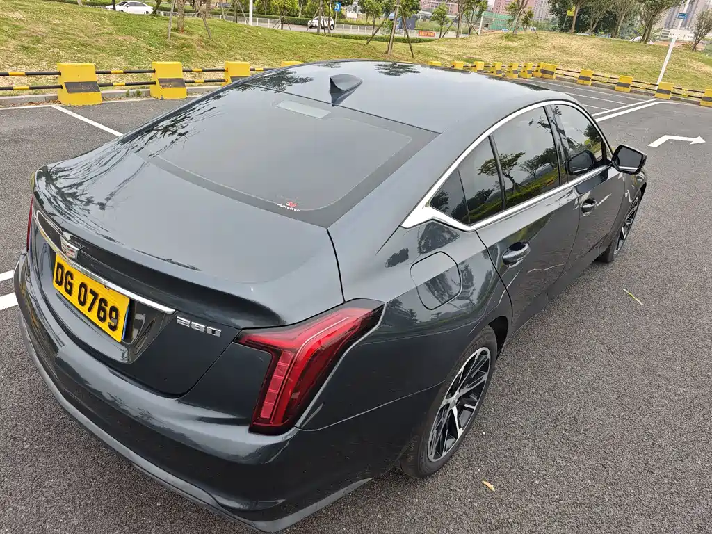 Cadillac CT5 — фото 27