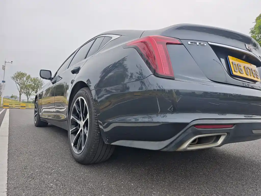 Cadillac CT5 — фото 30