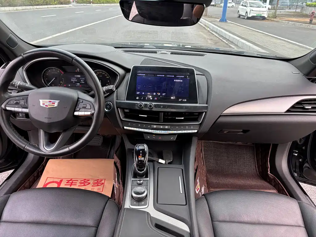Cadillac CT5 — фото 11
