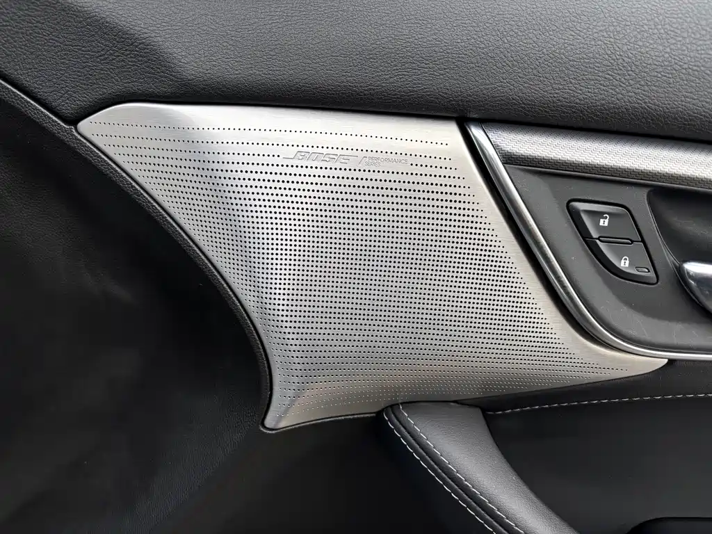 Cadillac CT5 — фото 13