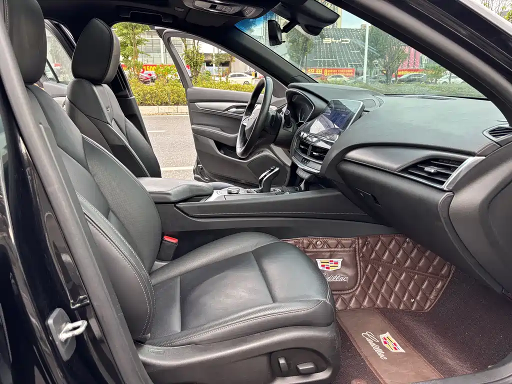 Cadillac CT5 — фото 10