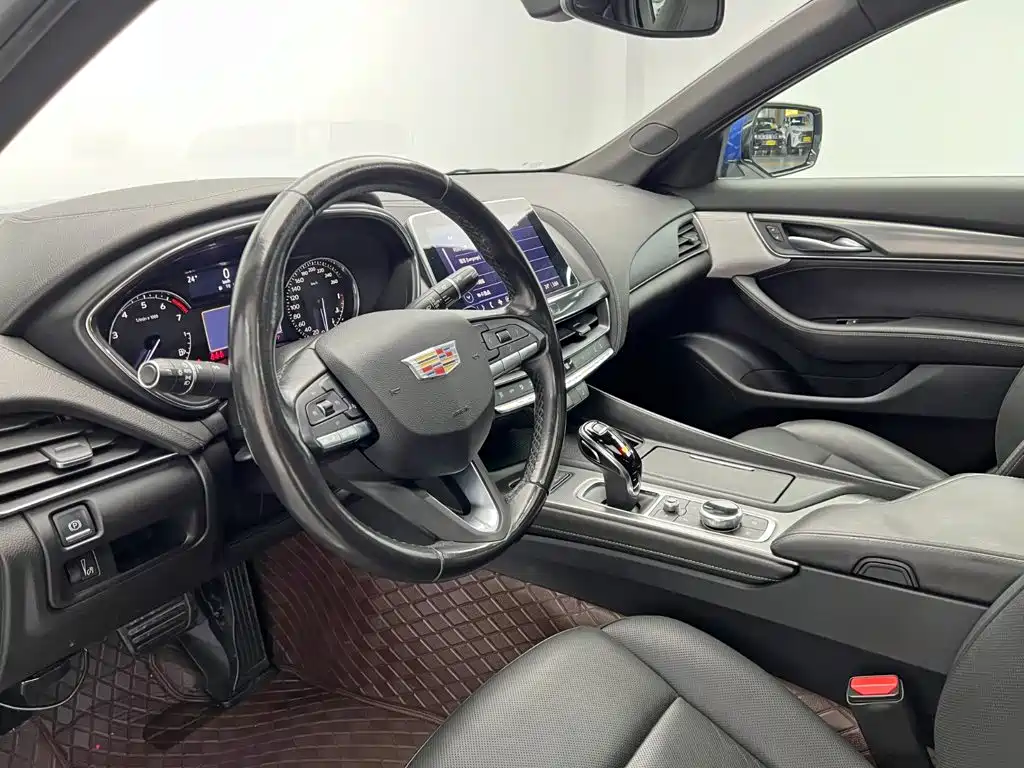 Cadillac CT5 — фото 16