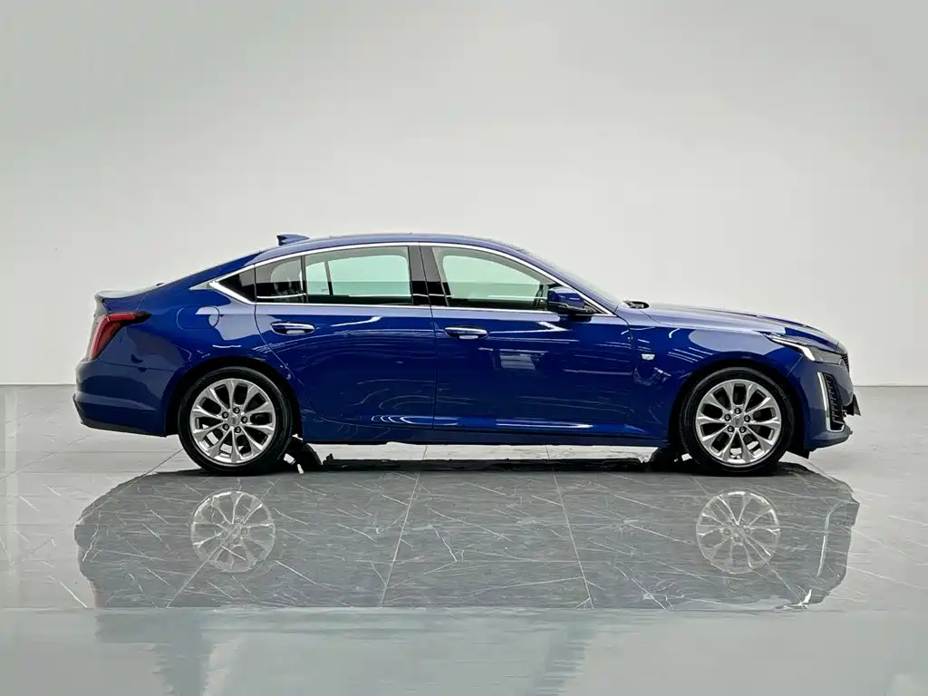 Cadillac CT5 — фото 7
