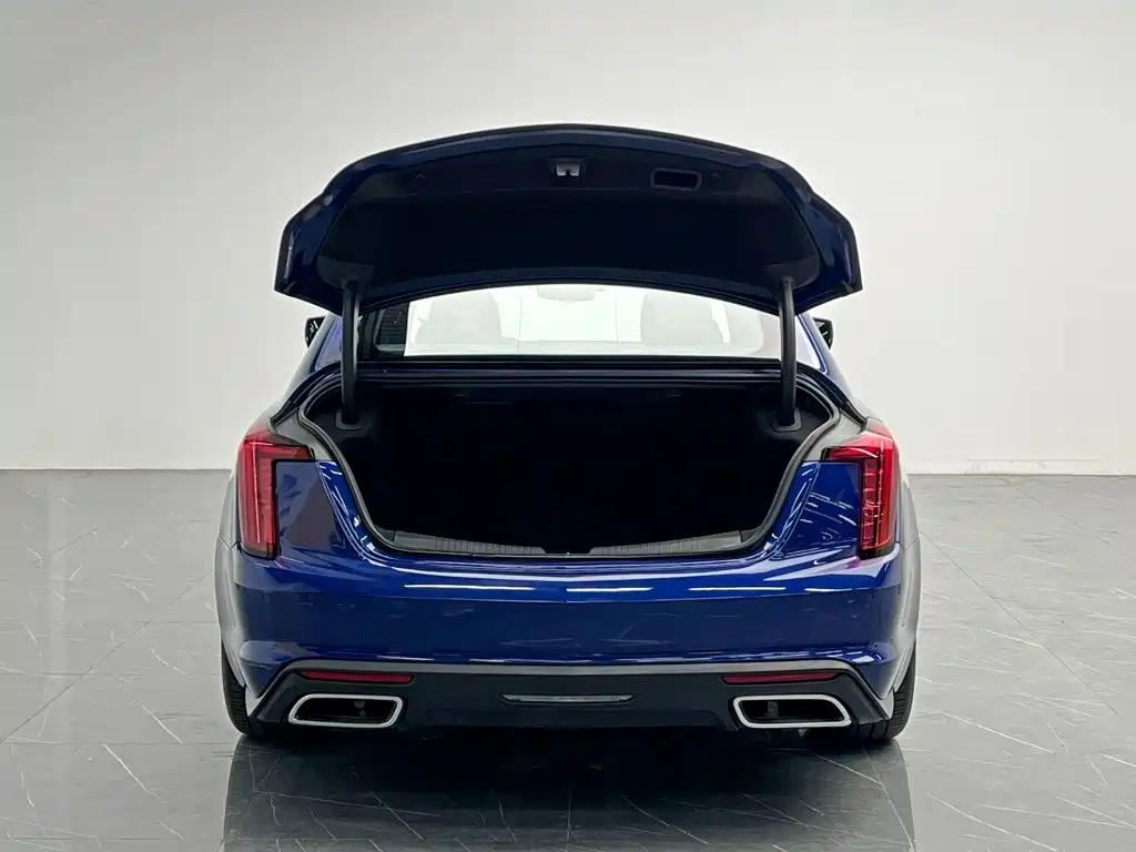Cadillac CT5 — фото 9