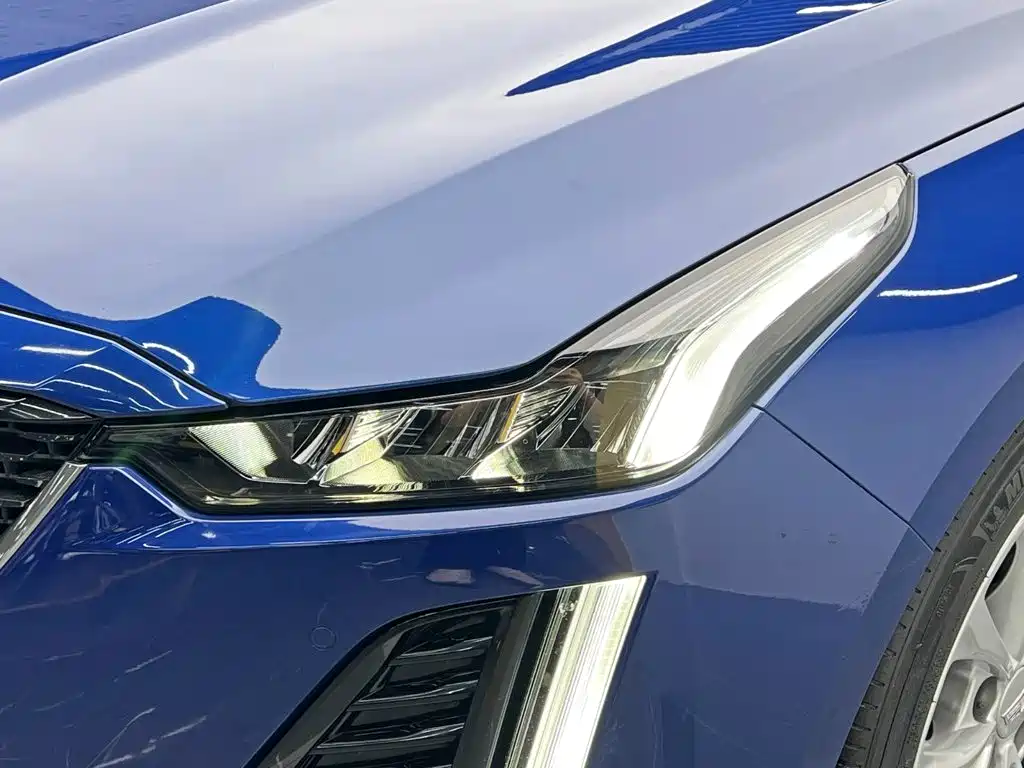 Cadillac CT5 — фото 10