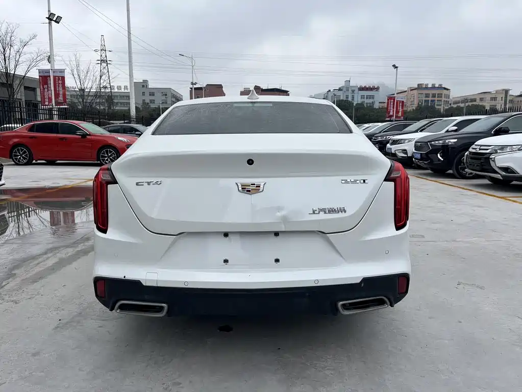 Cadillac CT4 — фото 8