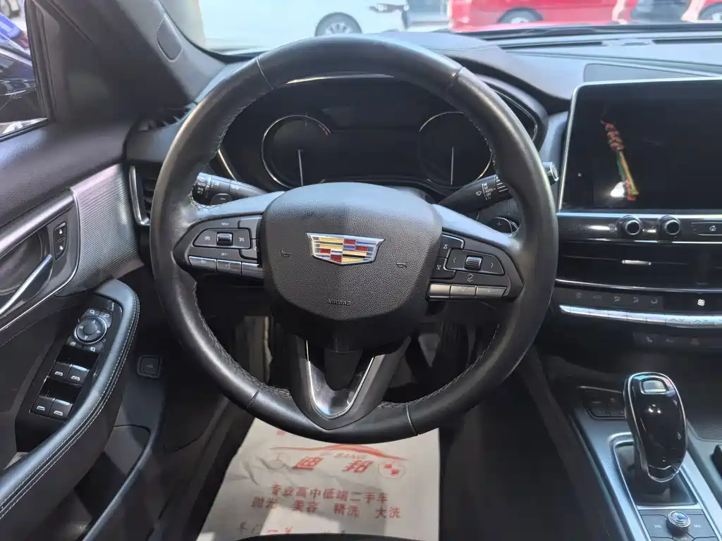 Cadillac CT5 — фото 10