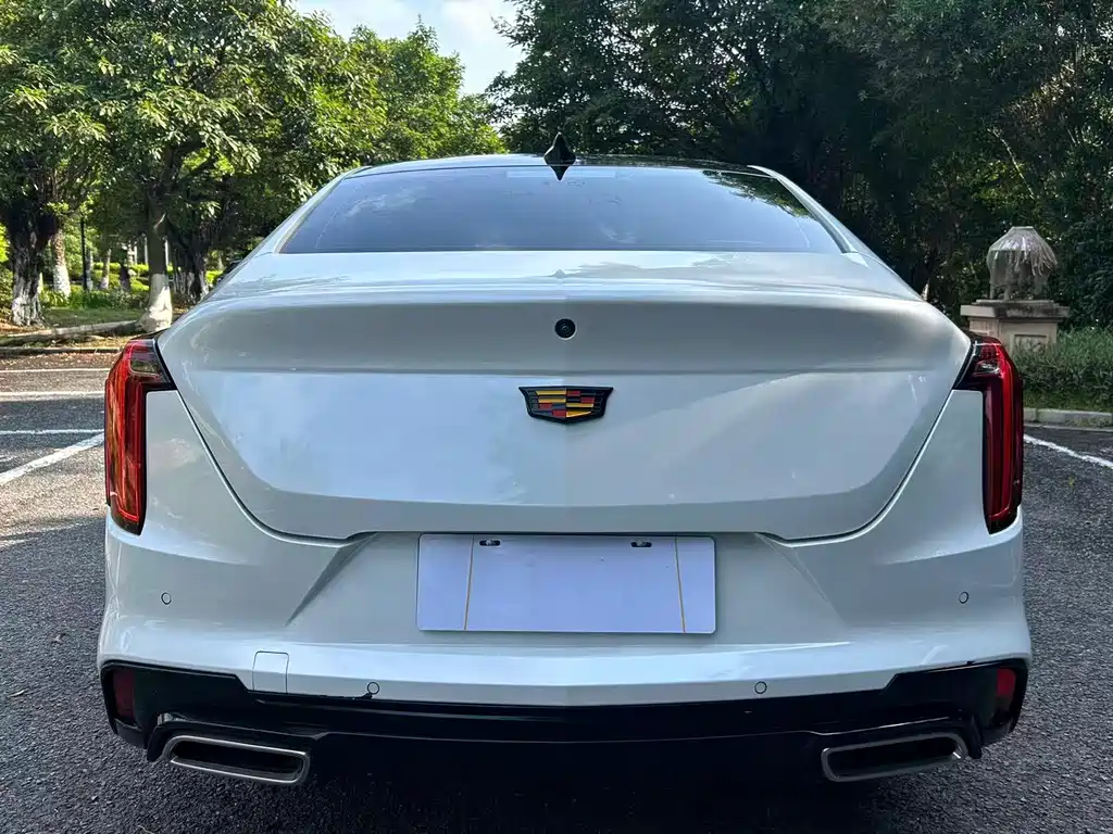 Cadillac CT4 — фото 8