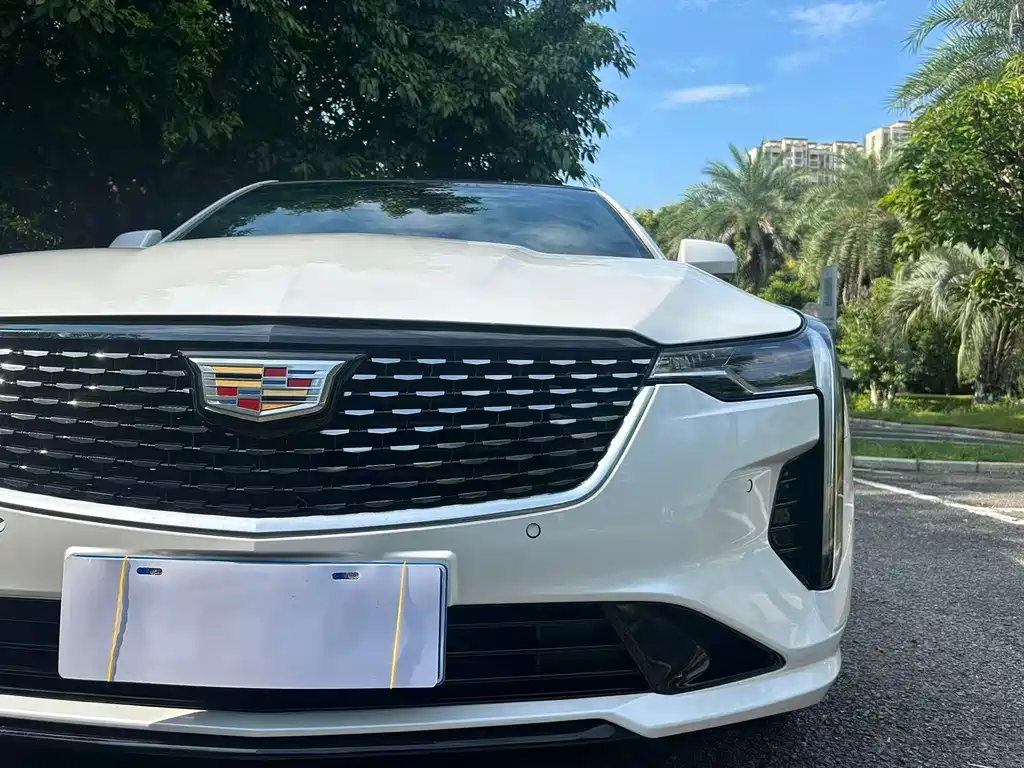 Cadillac CT4 — фото 10