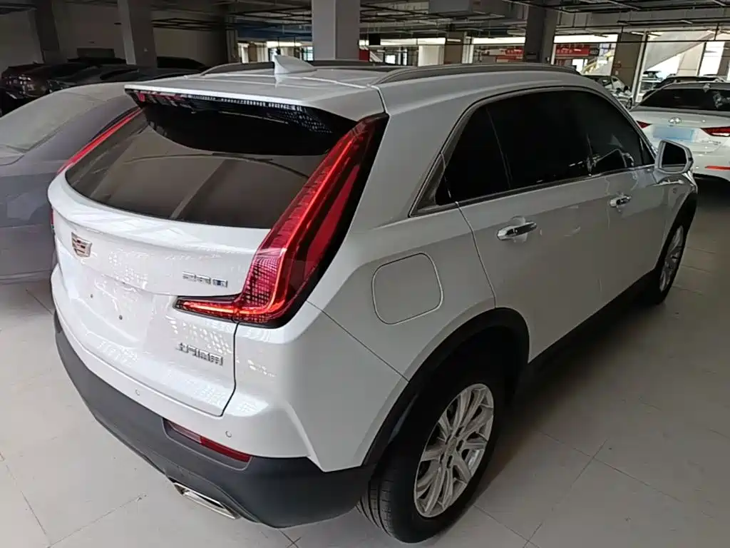 Cadillac XT4 — фото 7