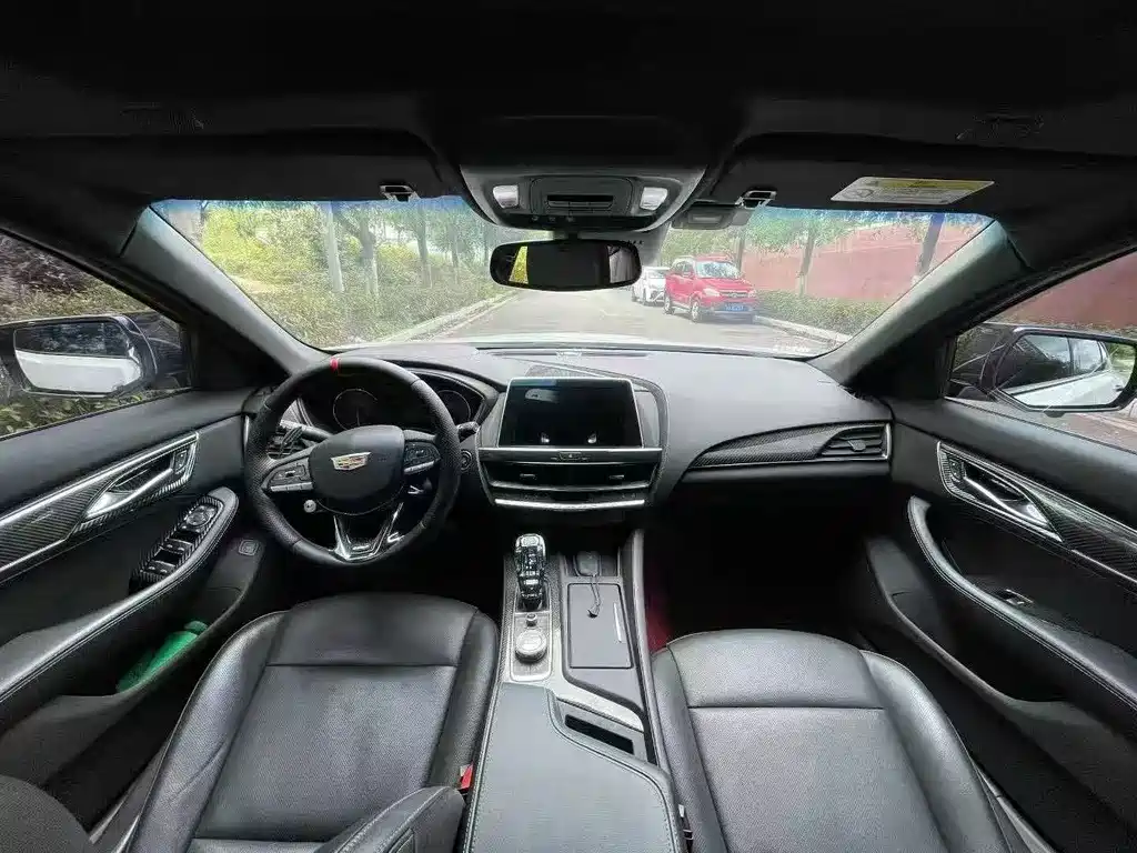 Cadillac CT5 — фото 4